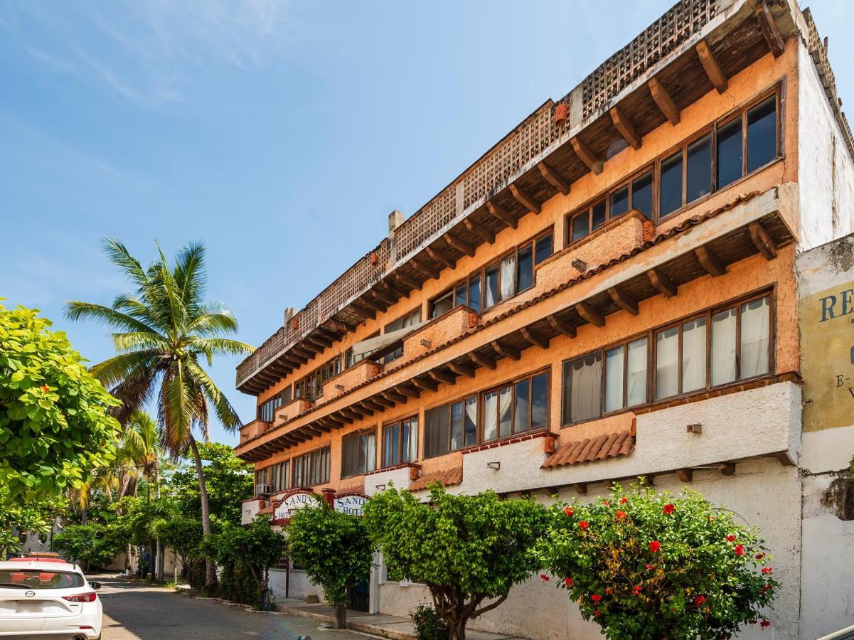 Oyo Hotel Sands Barra de Navidad Exterior foto